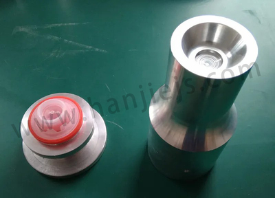 机油桶盖模具.jpg